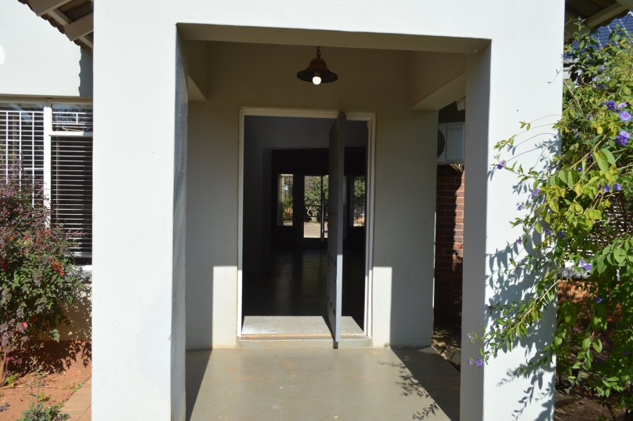 3 Bedroom Property for Sale in Flamwood North West